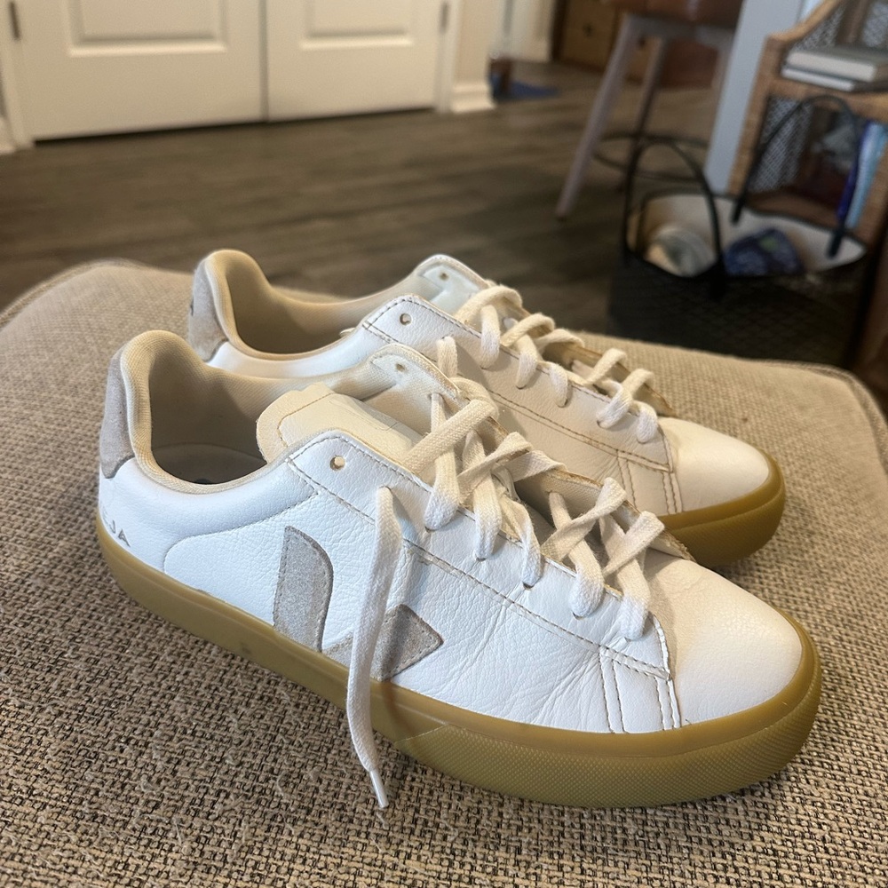 VEJA Sneakers